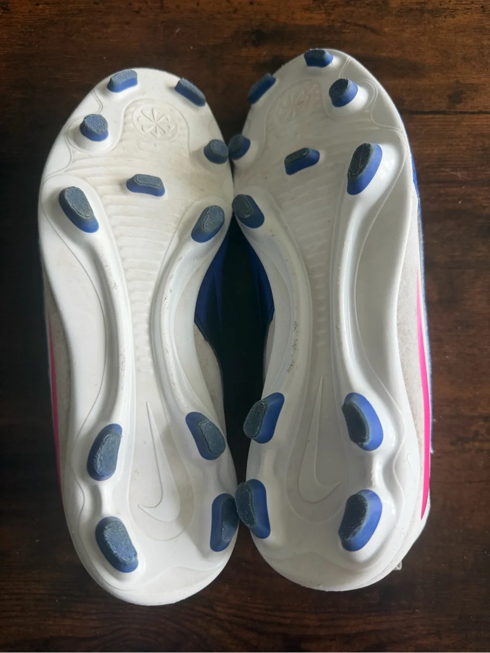 Nike Phantom Youth Soccer Cleats Size 5 – Blue Pink White